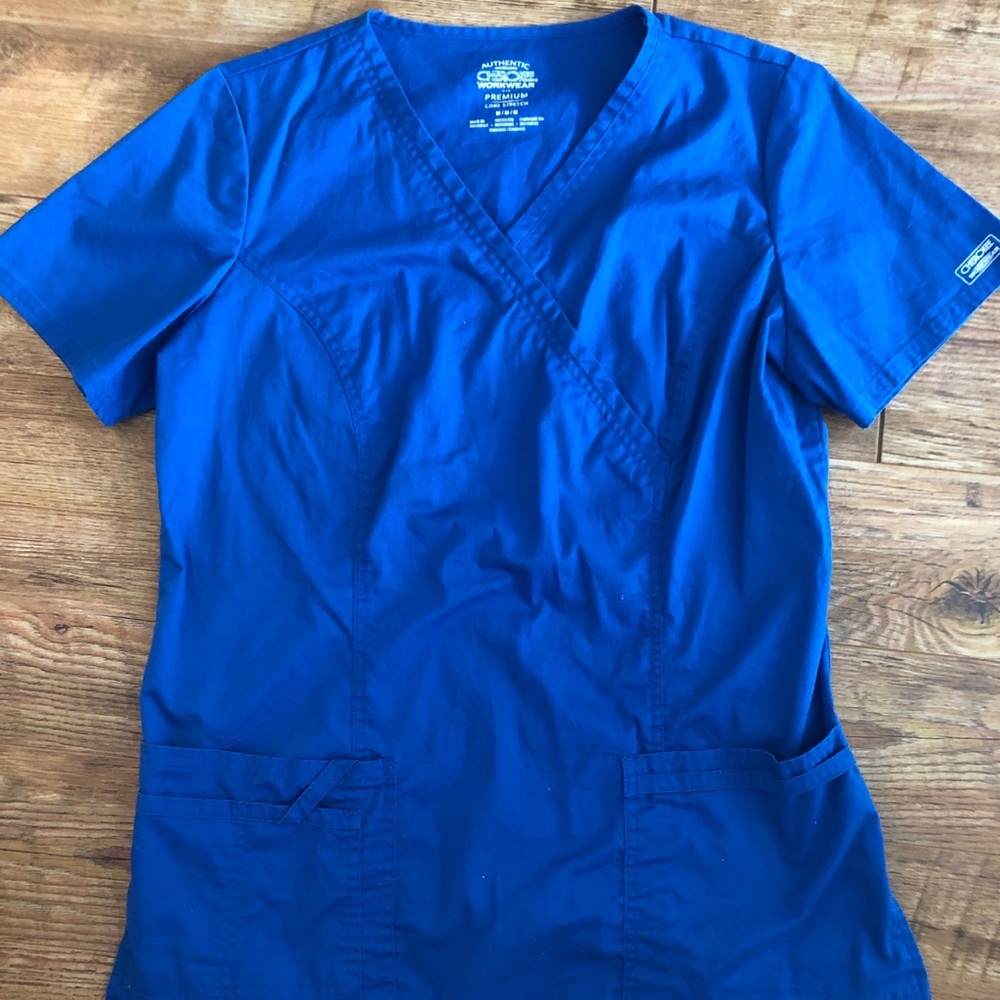 Cherokee scrub top